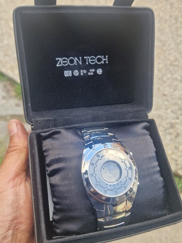 Raro orologio binario digitale